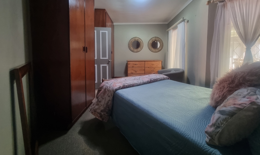 6 Bedroom Property for Sale in Heiderand Western Cape